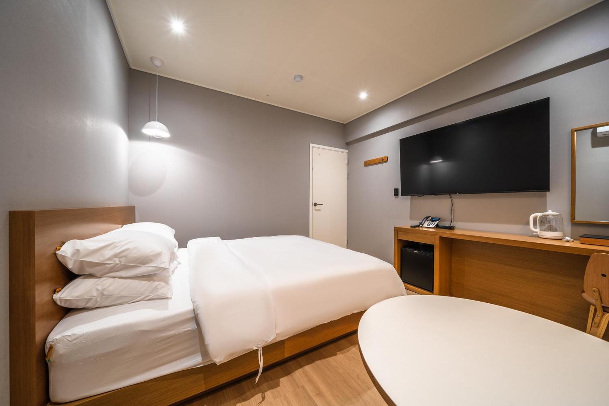 Mono Hotel Suwon Exterior foto